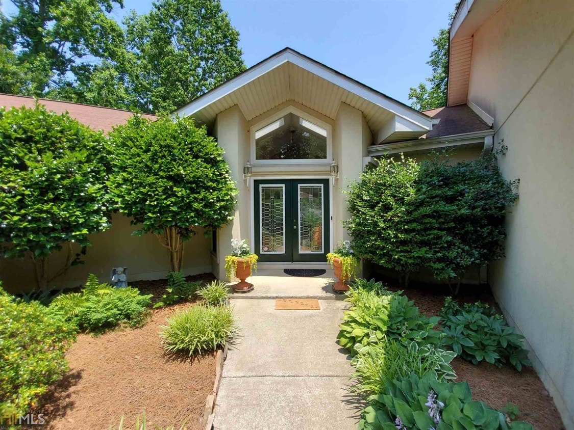 2254 Karen Ln, Gainesville, GA 30501 House Rental in Gainesville, GA