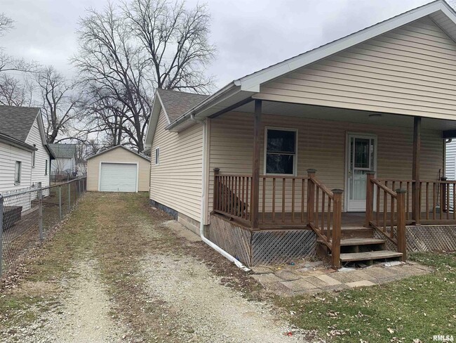 Building Photo - 803 E London Ave