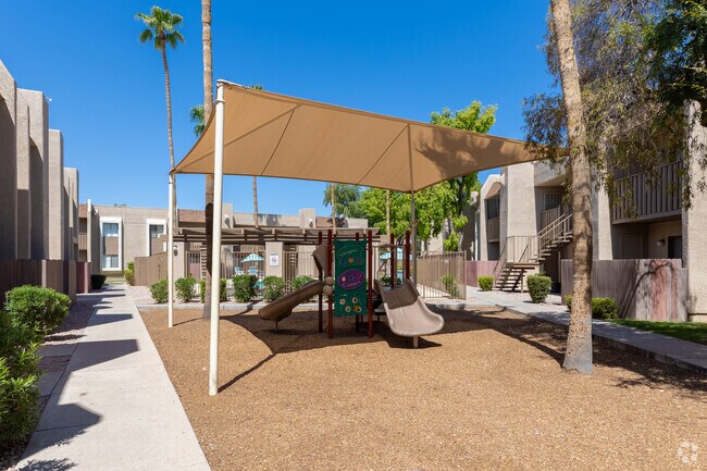 Patio de juegos - Desert Meadows