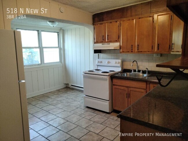 Building Photo - 3 Bedroom/ 1.5 Bathroom Home in Allentown!