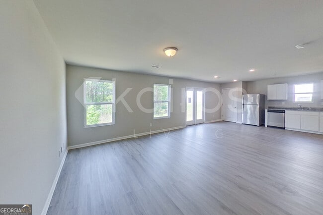 Building Photo - 248 York Ln