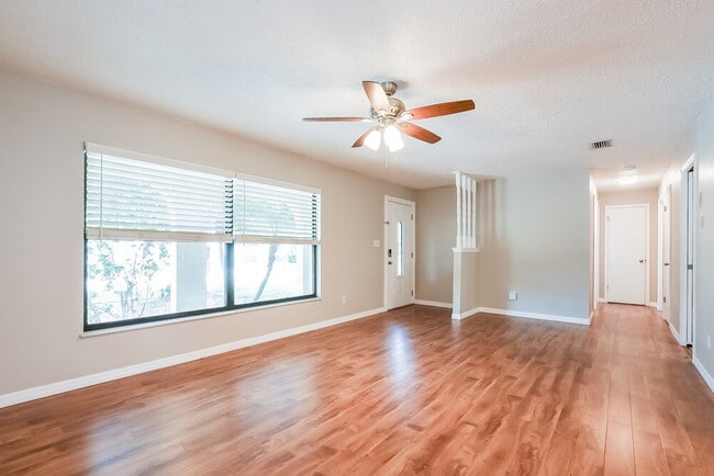 Foto del edificio - 8318 Mattituck Cir