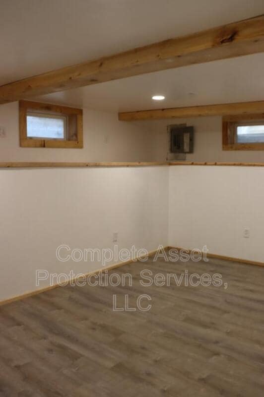 Building Photo - 431 Fairmount Rd
