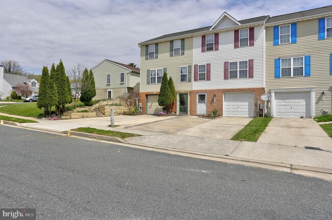 Foto del edificio - Townhome in Rolling View Green - Nottingham