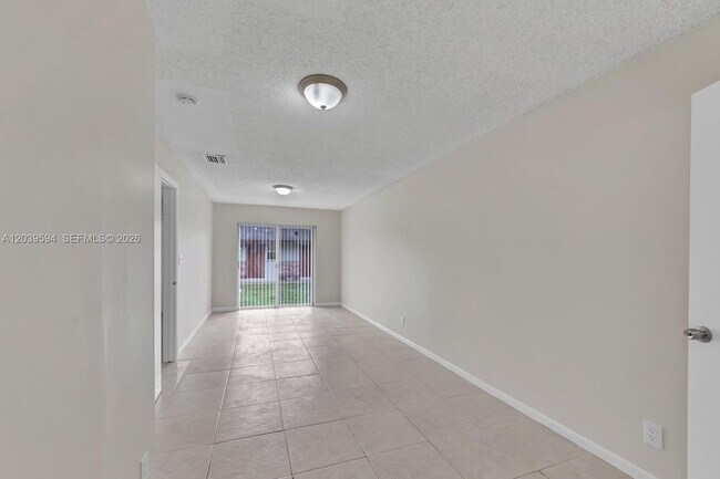 Foto del edificio - 2610 Riverland Dr