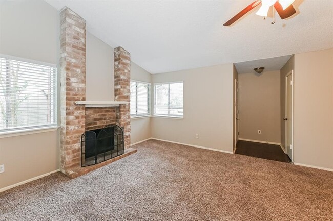 Foto del edificio - 6316 Porterway Dr