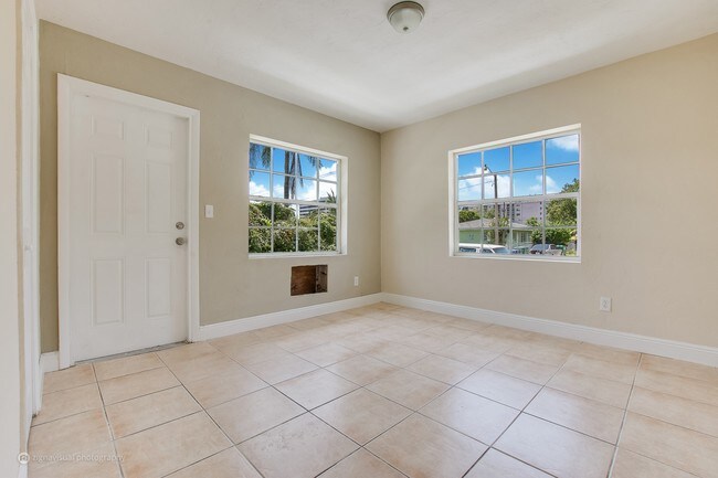 Foto del interior - 1239 NE 110th St