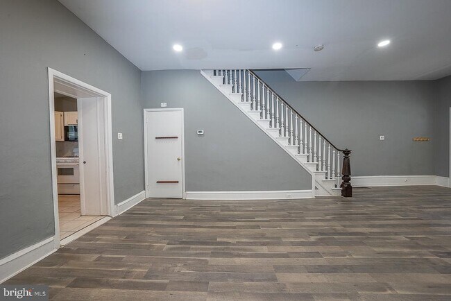 Foto del edificio - 4517 Ritchie St