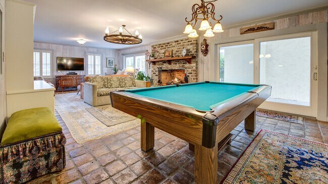 Building Photo - 237 Pioneer Loop