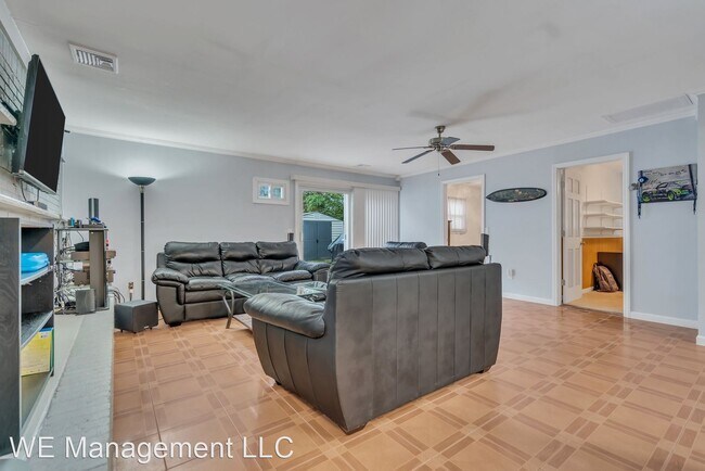 Building Photo - 4 br, 1 bath House - 62 Ronald Rd
