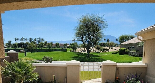 Foto del edificio - 44010 Royal Troon Dr