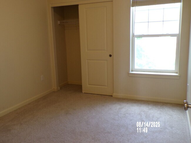 Building Photo - Grand Oaks Condo