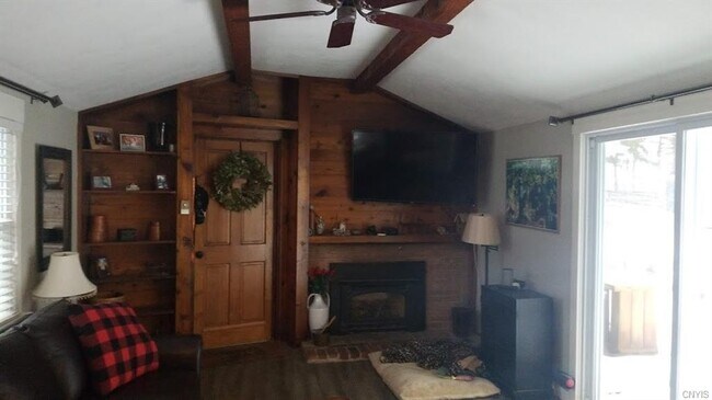 Foto del edificio - 8675 Cazenovia Rd