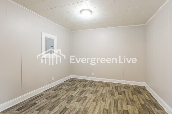 Building Photo - 8816 Montery Ct