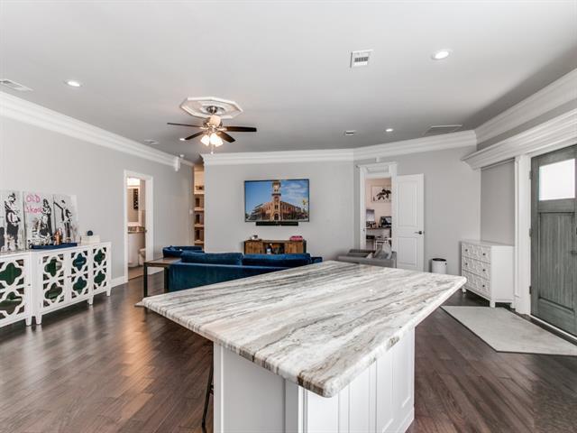 Foto del edificio - 507 E Dallas Rd