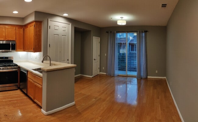 Building Photo - 1553 Chandler St