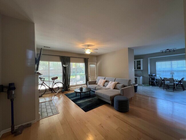 Building Photo - 12900 Westglen Dr