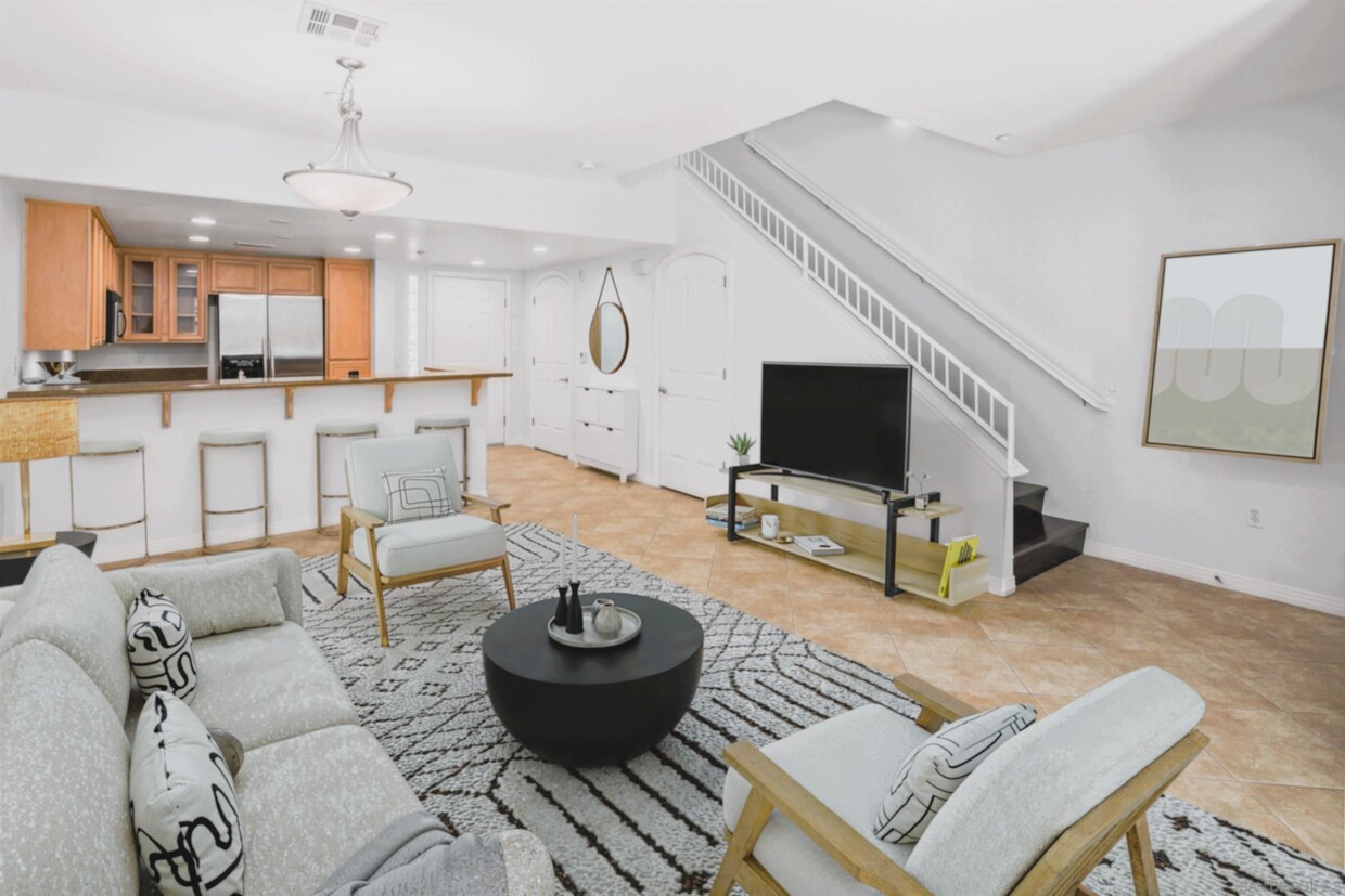 Primary Photo - 301 W G St
