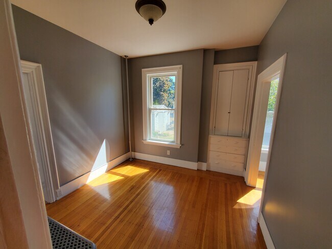 Building Photo - 171 Lowell St