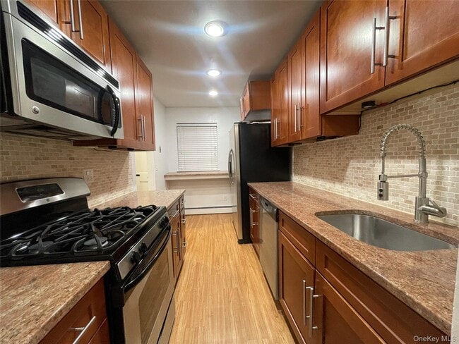 Foto del edificio - 150 Glenwood Ave