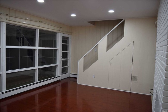 Building Photo - 1 Wheelwright Ln