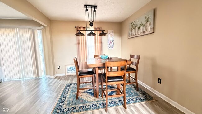 Building Photo - 6010 Lakeside Manor Ave