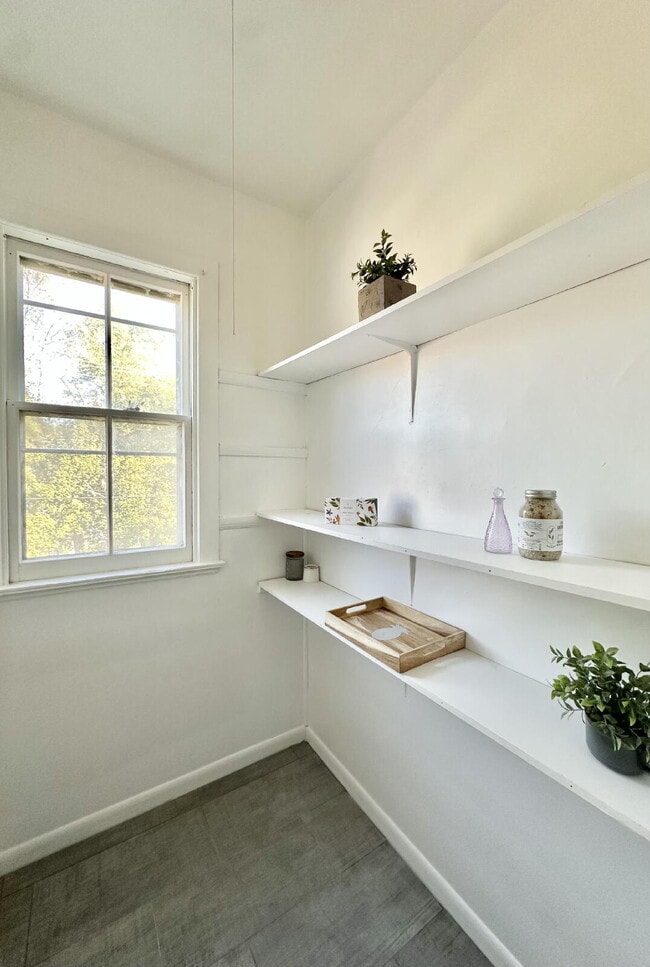 Building Photo - 130 5th Ave