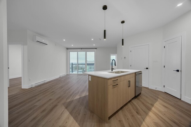 Building Photo - 1035 Melanson Rd