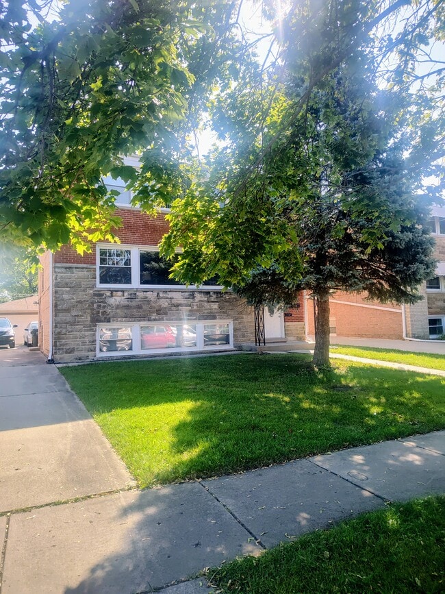 Building Photo - 8845 N Wisner St