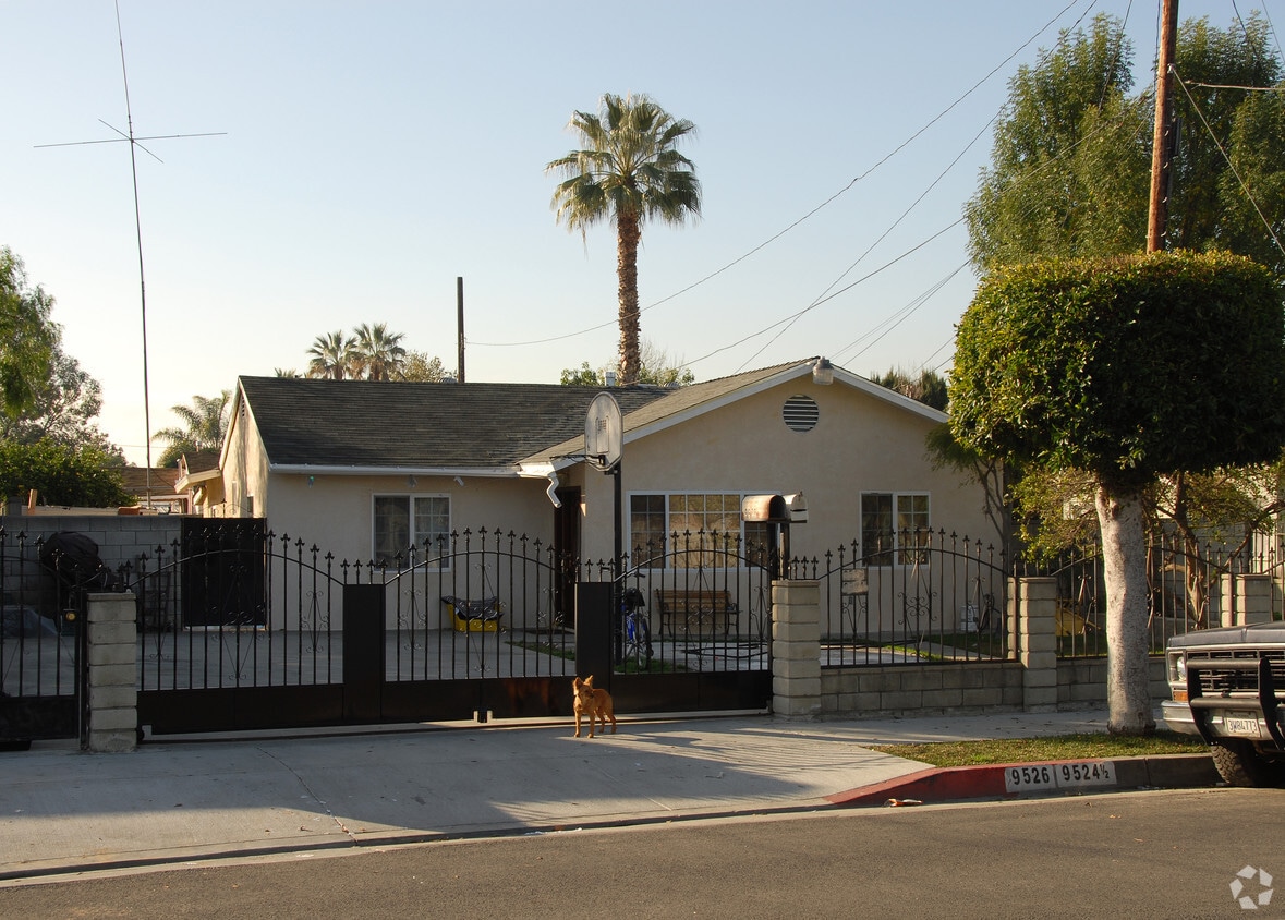 Primary Photo - Rose Terrace Mobile Park