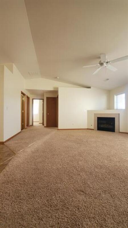 Building Photo - 6601 Creekside Dr NE