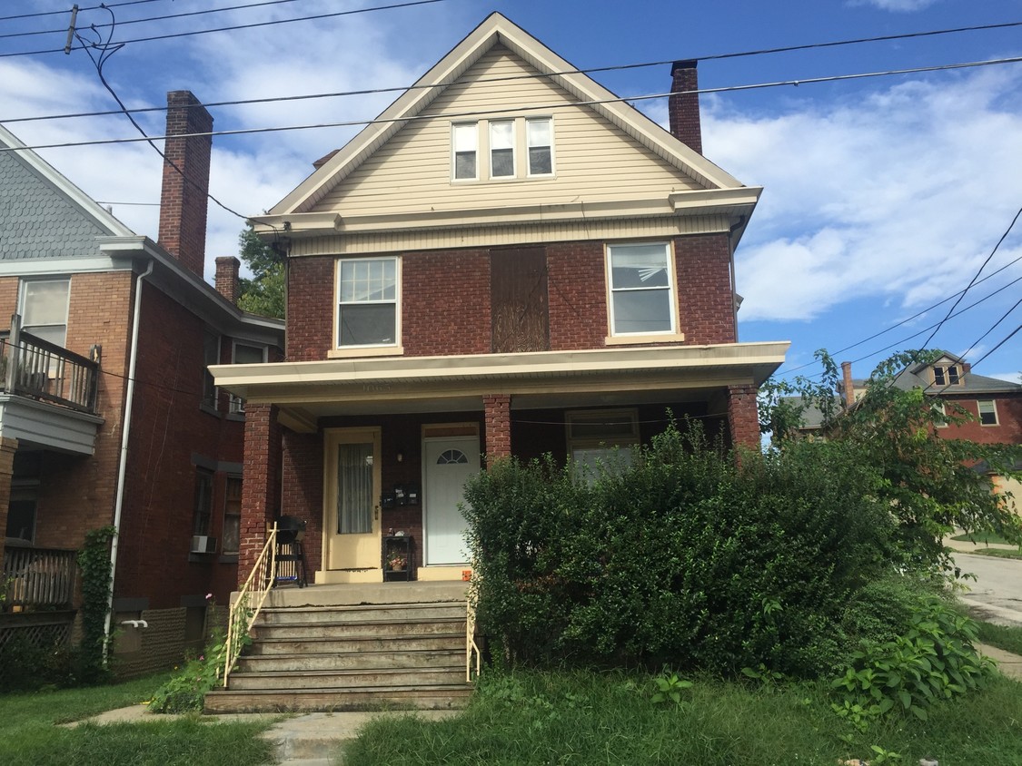 Primary Photo - 1065 Winfield Ave