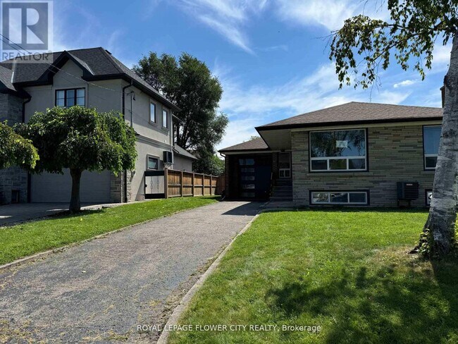 Photo du bâtiment - 221 Acton Ave