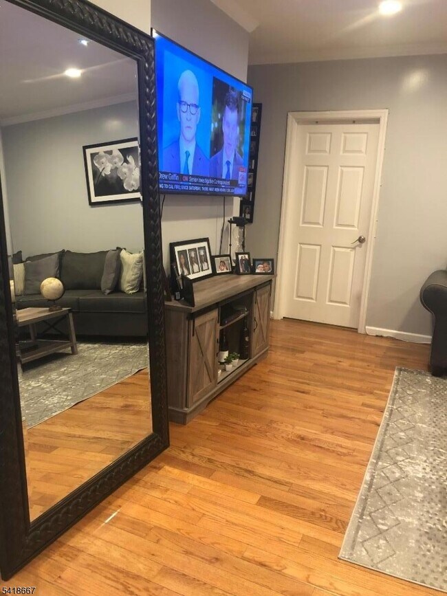 Foto del edificio - 334 Sherman St