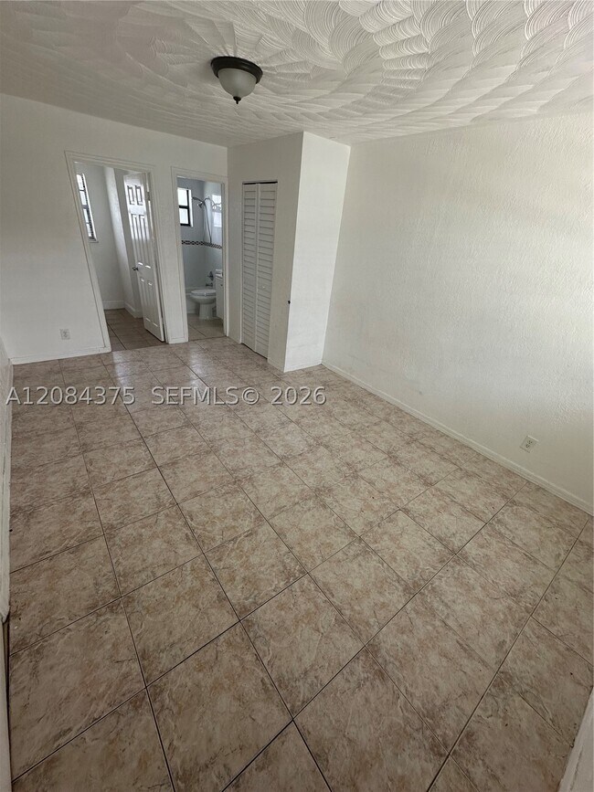 Building Photo - 4120 SW 19th St