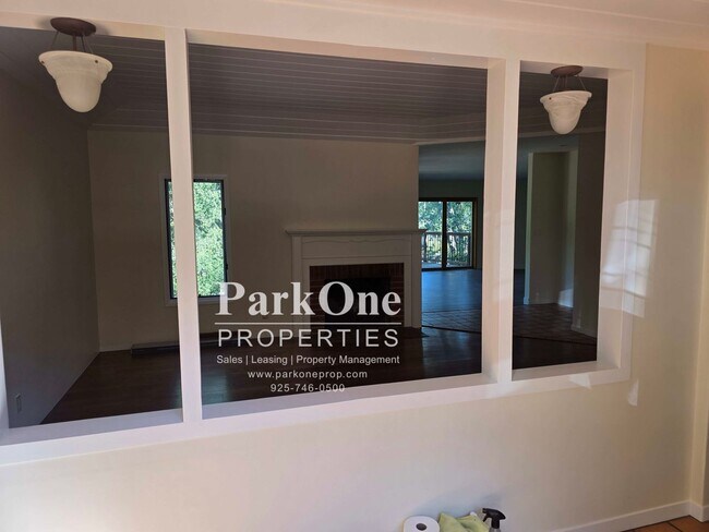 Foto del edificio - Spacious Home on a Private Wooded Lot Now Available!