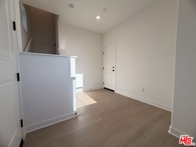 Building Photo - 240 Abacus Ave