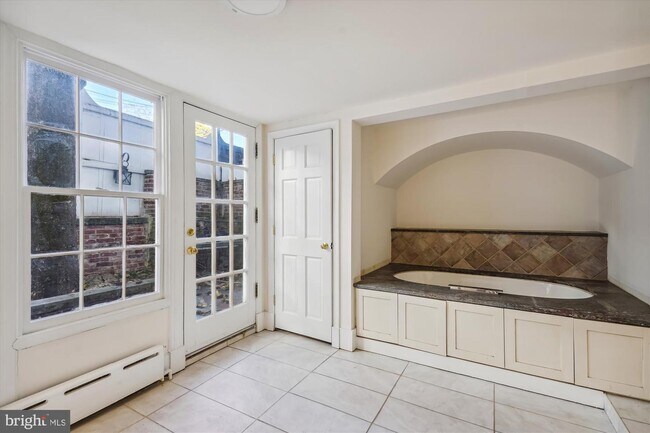 Foto del edificio - 3341 Dent Pl NW