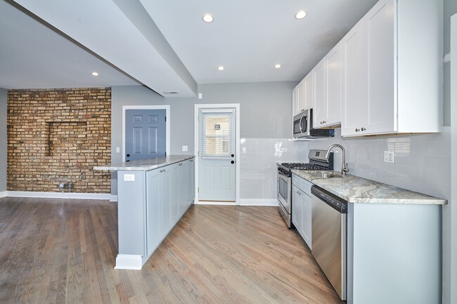 Building Photo - 5709 W Seminole St