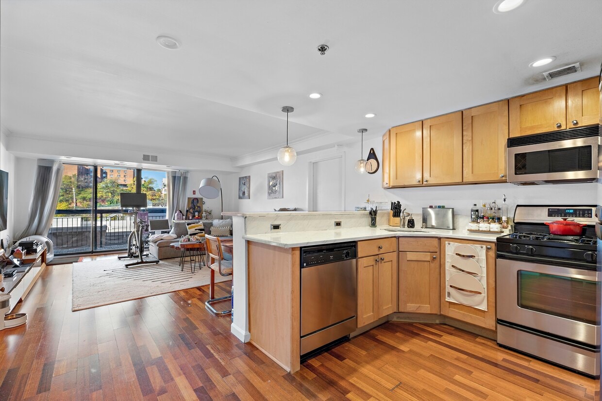 700 1st St Unit 9R, Hoboken, NJ 07030 Condo for Rent in Hoboken, NJ