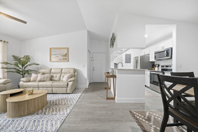 Building Photo - 7667 N Wickham Rd