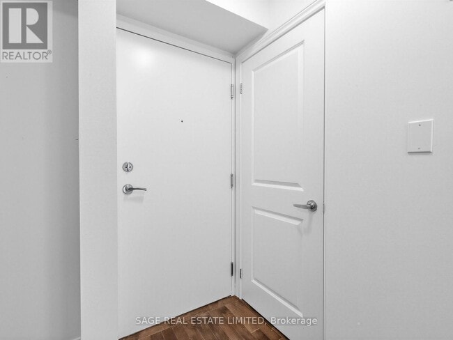 Building Photo - 308 Palmerston Ave