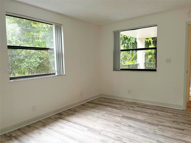 Foto del edificio - 10161 W Sunrise Blvd