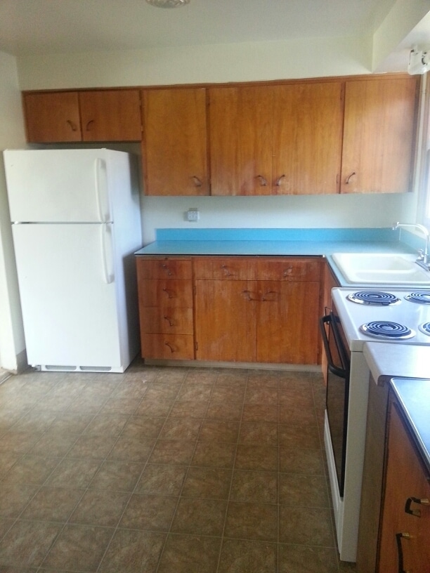 Building Photo - Available Now! 3 bedroom ~ 1.5 Bathroom Ho...