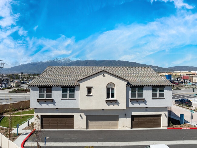 Exterior - Calista Luxury Townhomes