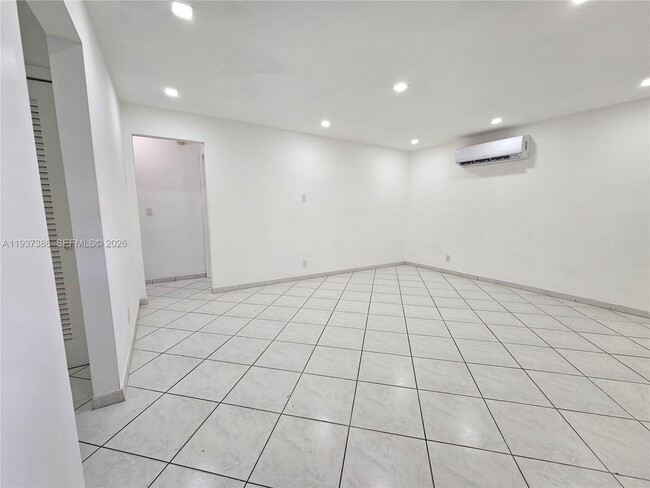 Building Photo - 5401 Hollywood Blvd