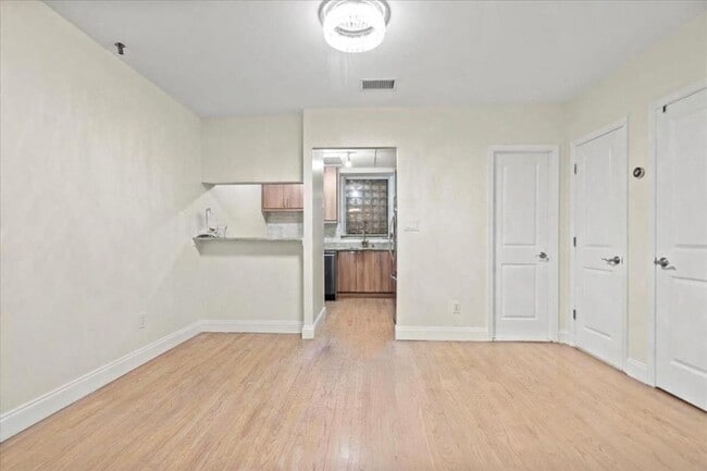 Foto del edificio - 186 Wayne St