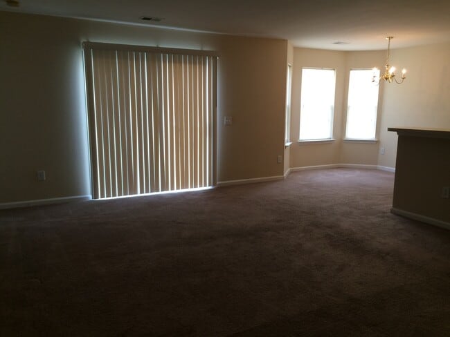 Building Photo - Single Family Home for Rent in Avalon