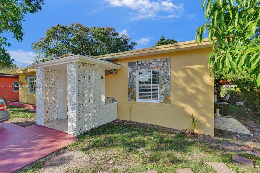 Primary Photo - 3 bedroom in 33168 FL 33168