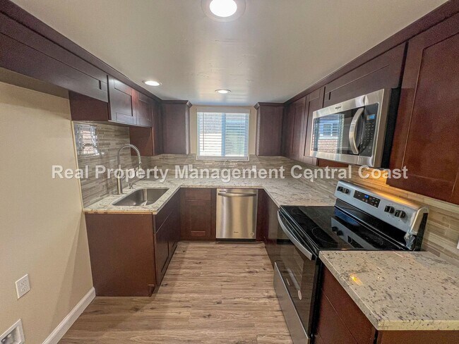 Foto del edificio - AVAILABLE JUNE - Grover Beach Duplex in 55...